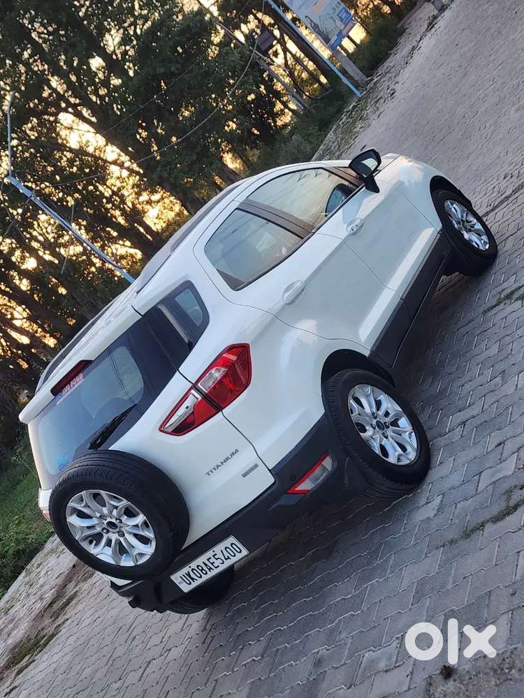 Ford Ecosport Titanium 
Petrol 
Push Button Stat
Full Insurance