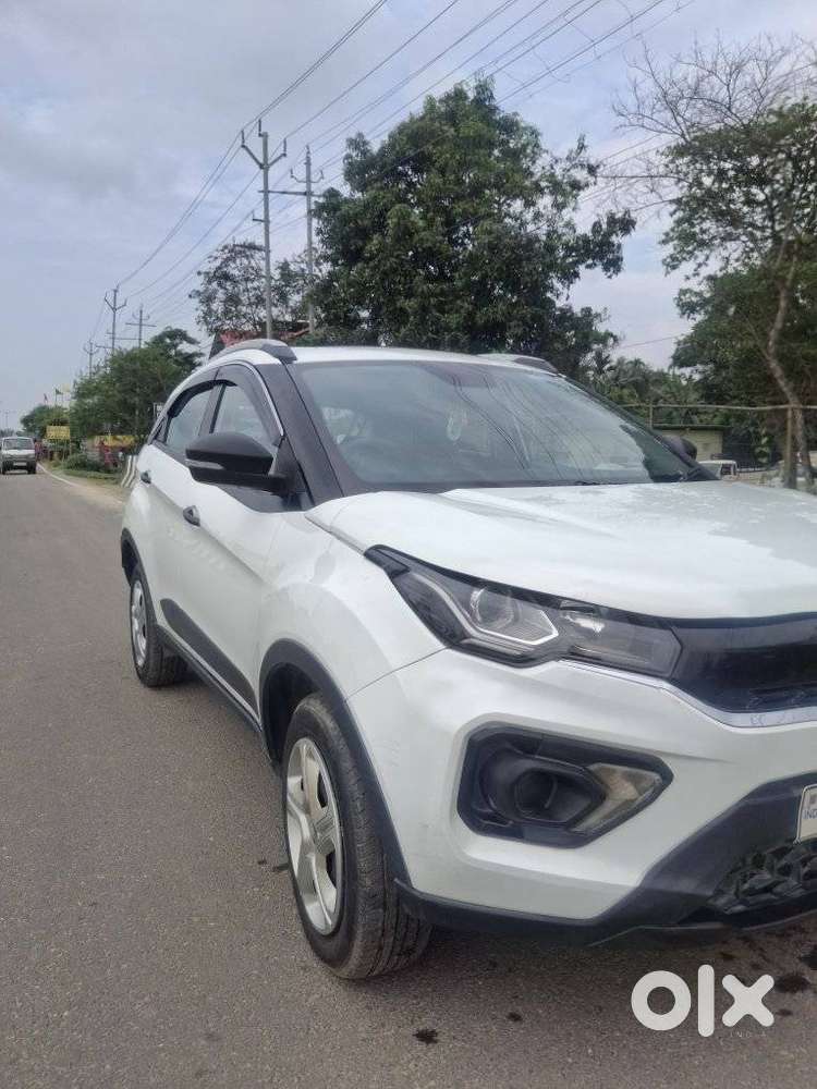 Tata Nexon 1.2 Revotron Xma Amt (s), 2022, Petrol