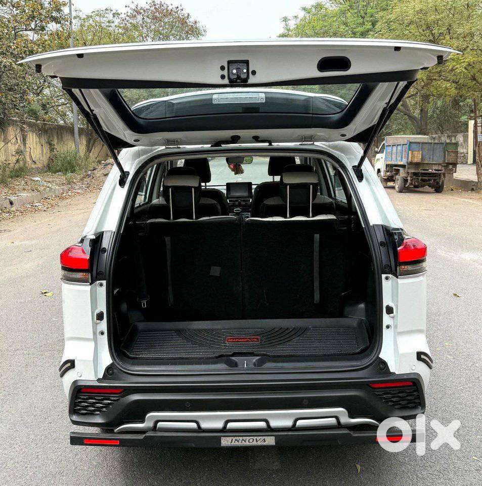 Toyota Innova Hycross 2.0 Vx (o) Hybrid 7 Str, 2024, Petrol