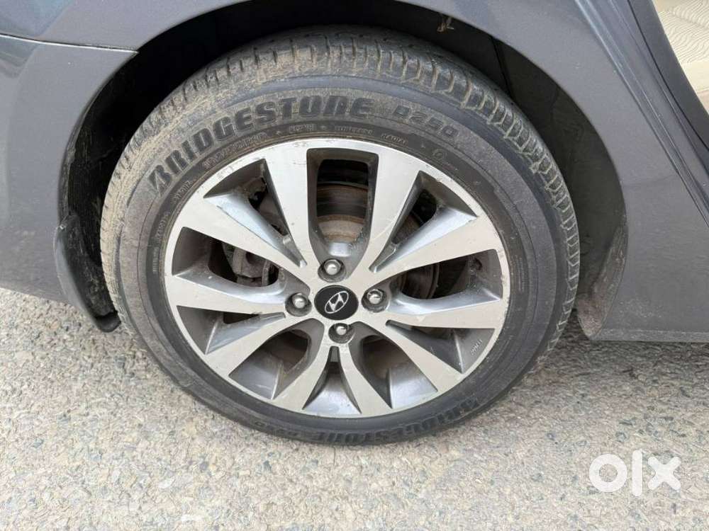 Hyundai Verna Sx(o) Petrol At, 2015, Petrol