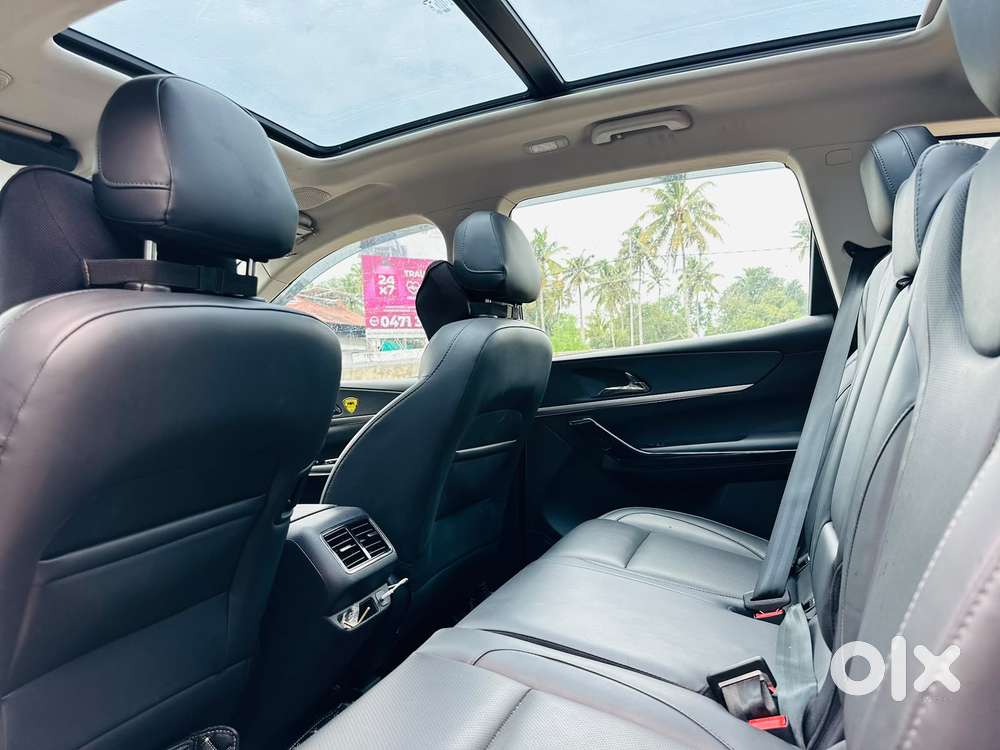 Mahindra Xuv700 2.2 Ax 7 Diesel At Str Awd, 2025, Diesel