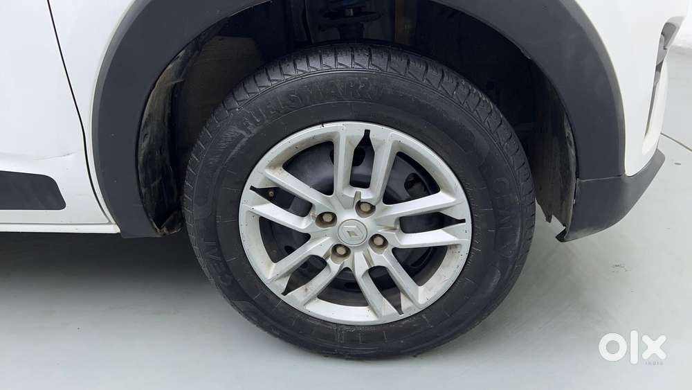 Renault Triber Rxt, 2022, Petrol