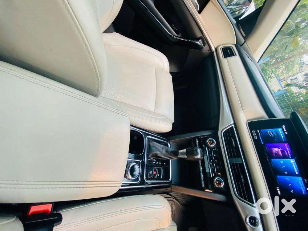 Mahindra Xuv700 2.0 Ax 7 Petrol At Luxury Pack Str, 2022, Petrol