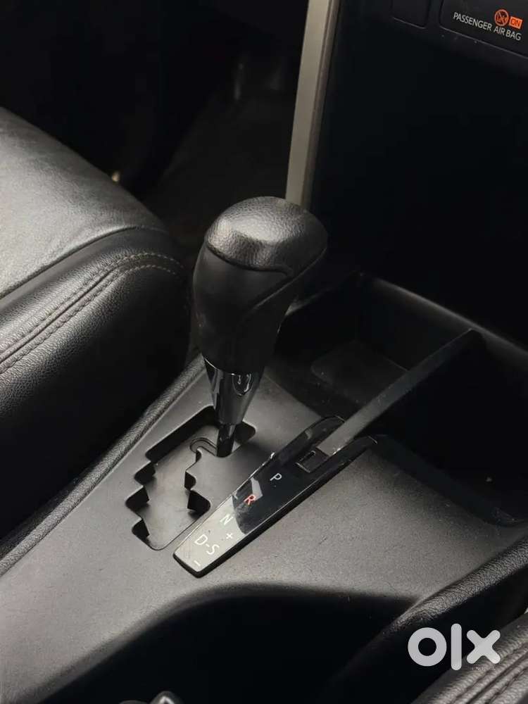 Toyota Innova Crysta 2.8g 2016 8 Seater Automatic