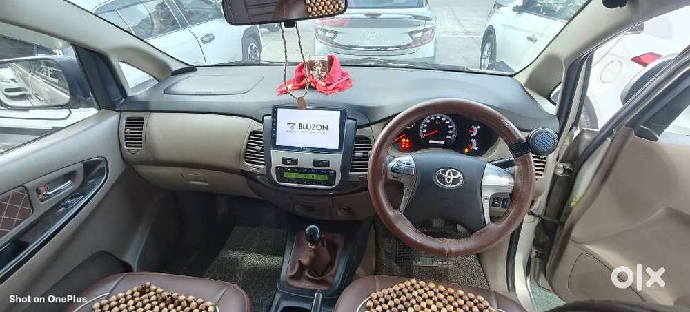 Toyota Innova 2.5 Vx 8 Str Bs-iii, 2015, Diesel