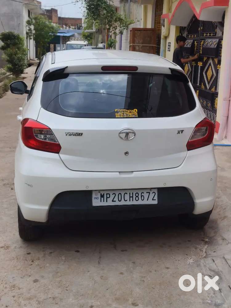 Showroom Condition Car.. Reason New Car Leni Hai