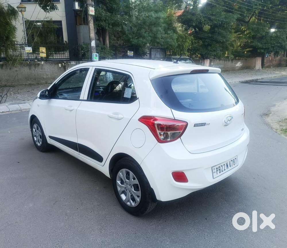 Hyundai Grand I10 2016 Next To Showroom Condition