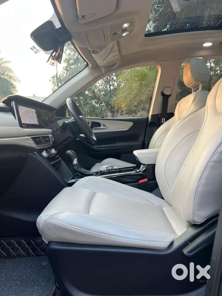 Mahindra Xuv700 2.2 Ax 7 Diesel At Str, 2023, Diesel
