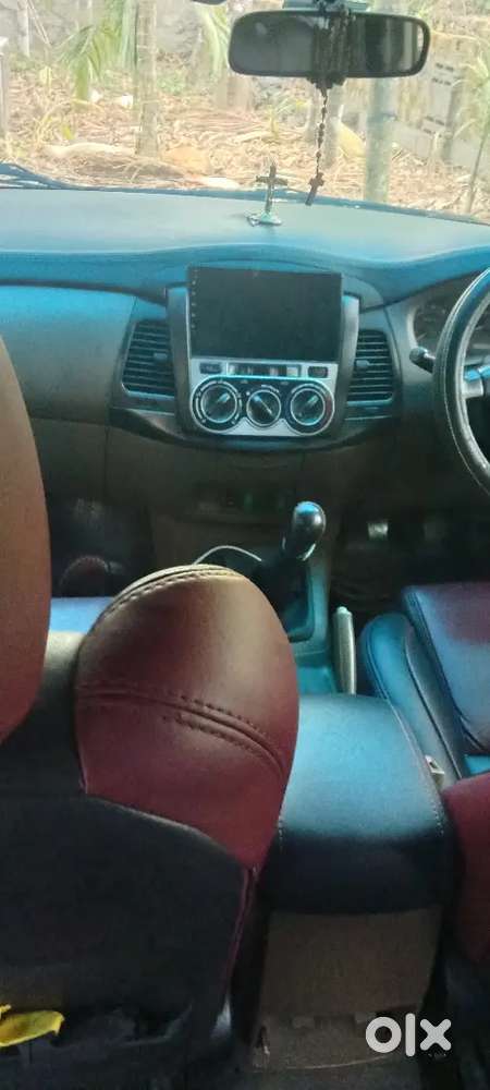 Toyota Innova Hycross 2009 Diesel 210000 Km Driven