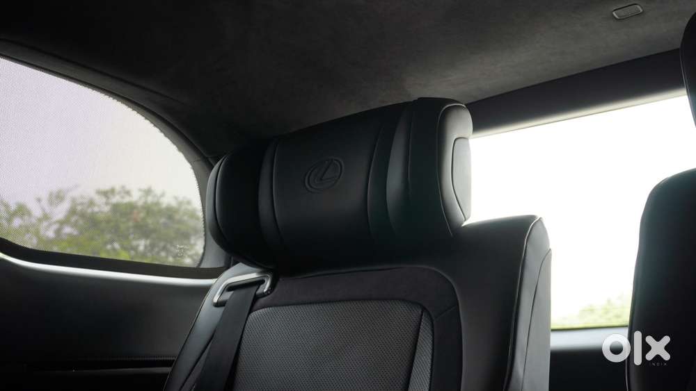 Lexus Lm 350h 4 Str Ultra Luxury, 2024, Petrol