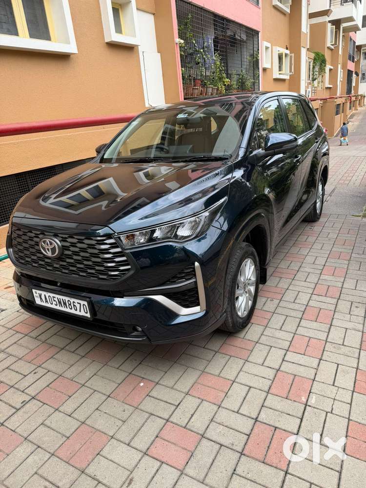 Toyota Innova Hycross 7s Option, 2025, Petrol