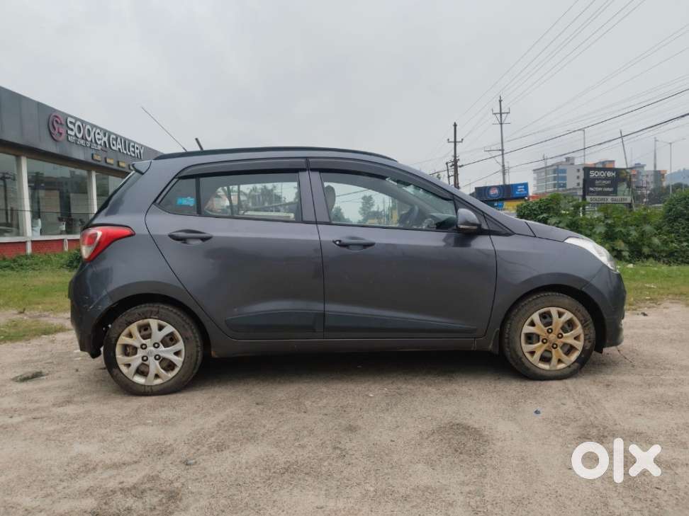 Hyundai Grand I10 Sportz, 2016, Petrol