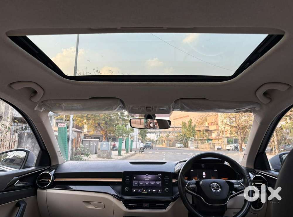 Skoda Slavia Style 1.0l Tsi At, 2022, Petrol