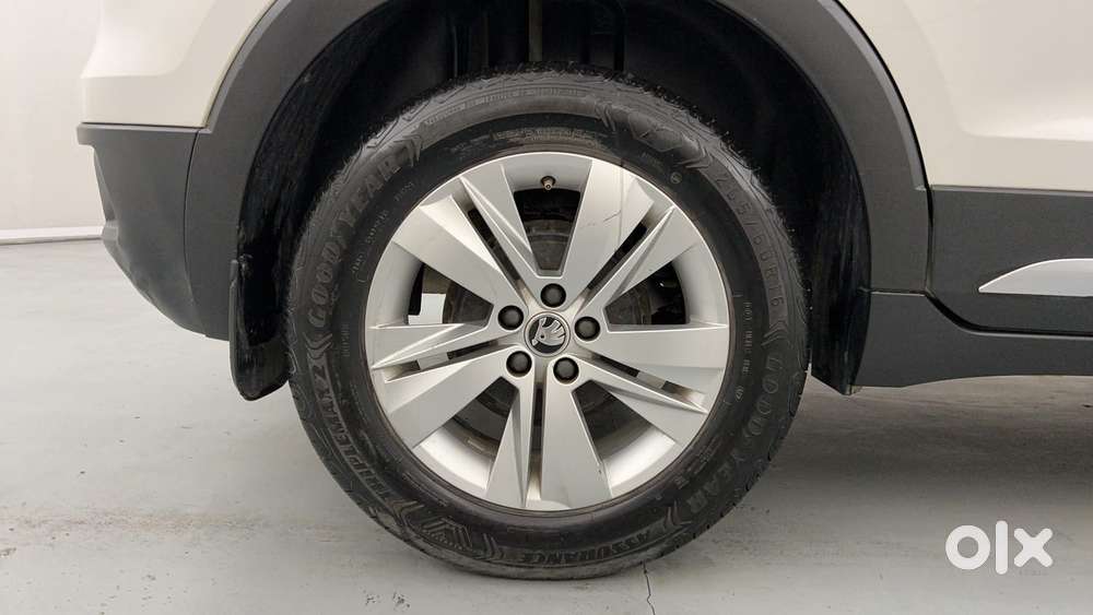 Skoda Kushaq 1.0 Tsi Ambition, 2022, Petrol