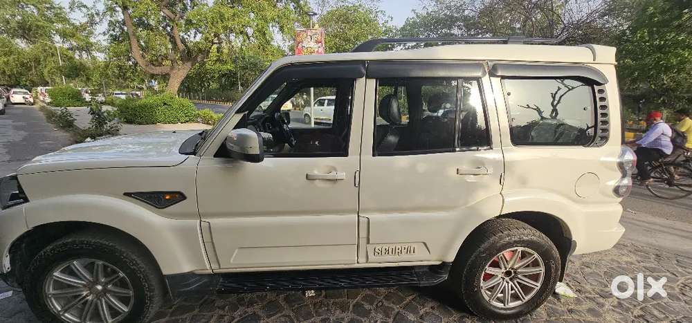 Mahindra Scorpio 2017 Diesel 82400 Km Driven