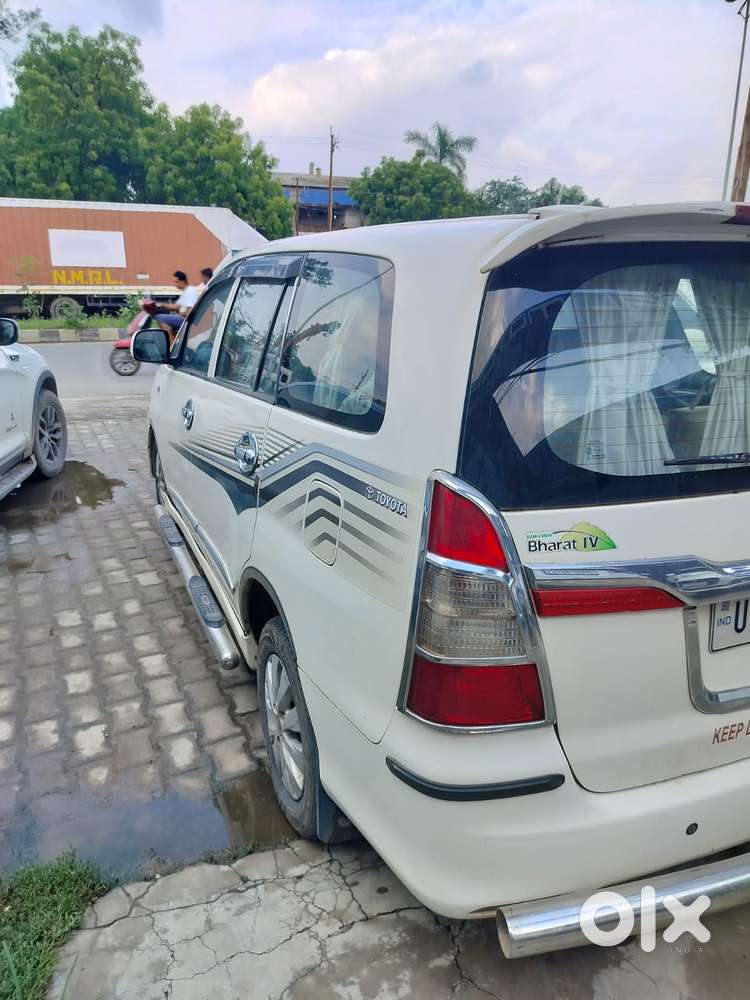 Toyota Innova 2.5 G (diesel) 8 Seater, 2016, Diesel