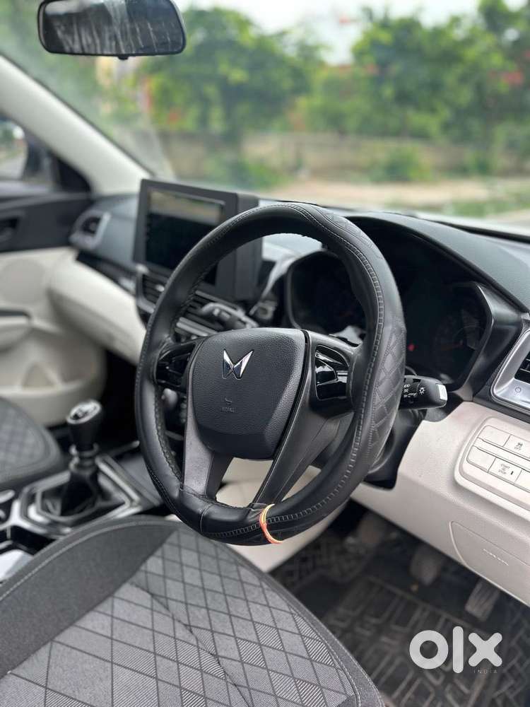Mahindra Xuv 3xo Mx3, 2025, Petrol