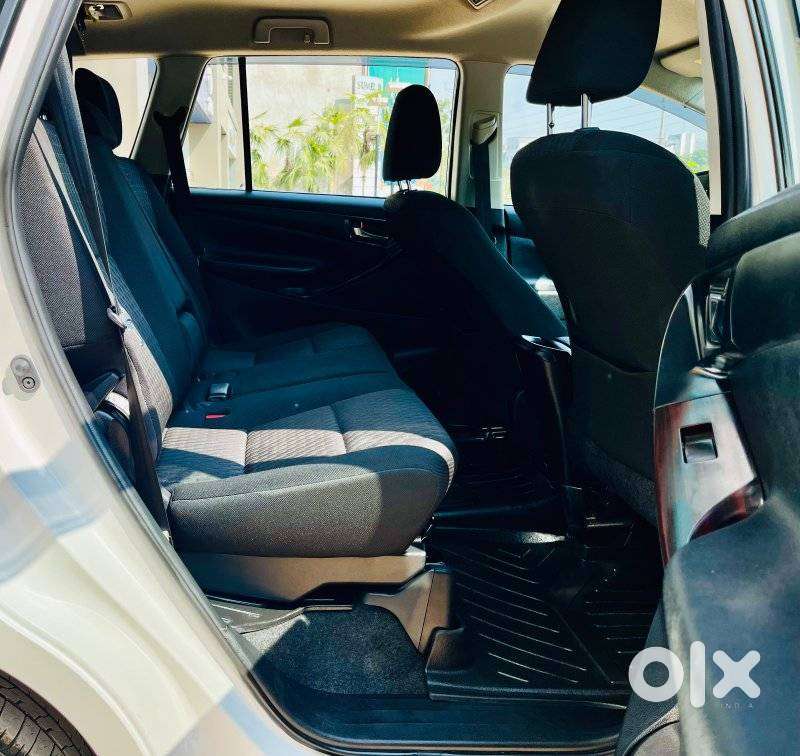 Toyota Innova Crysta 2.4 G Plus Mt 8 Str, 2025, Diesel
