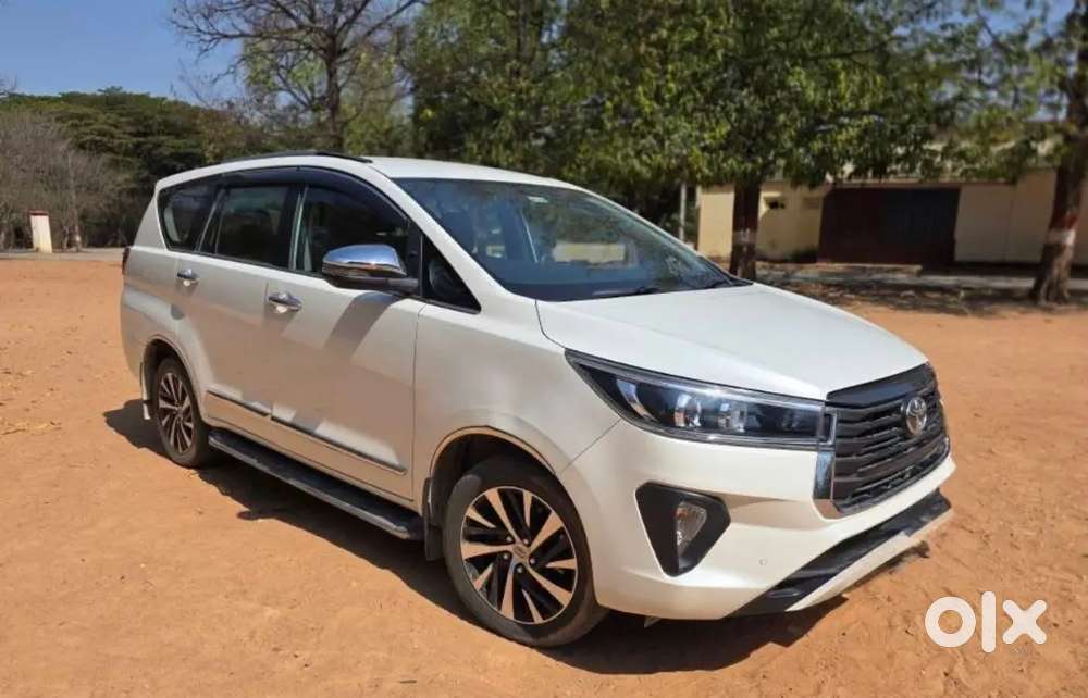 Toyota Innova Crysta  2.4g At Brand New Condition 2022