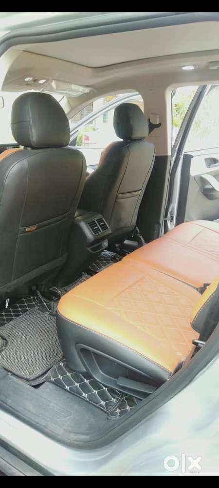 Mahindra Xuv700 2025 Petrol 7-seater