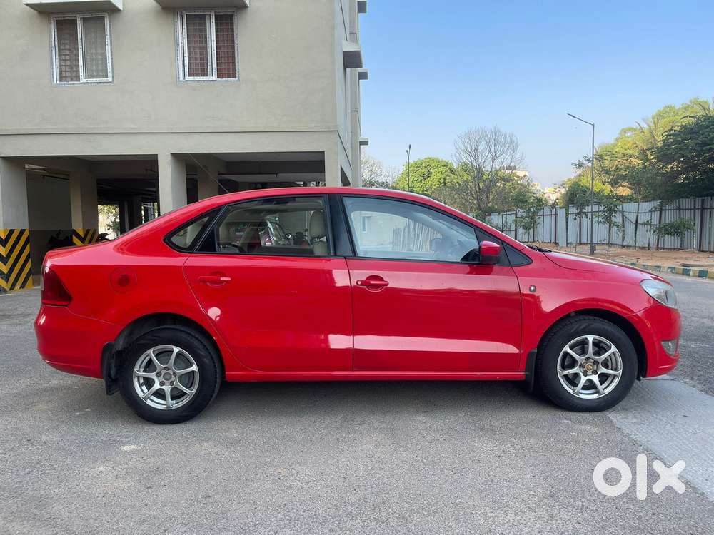 Skoda Rapid 1.6 Mpi Ambition, 2013, Petrol