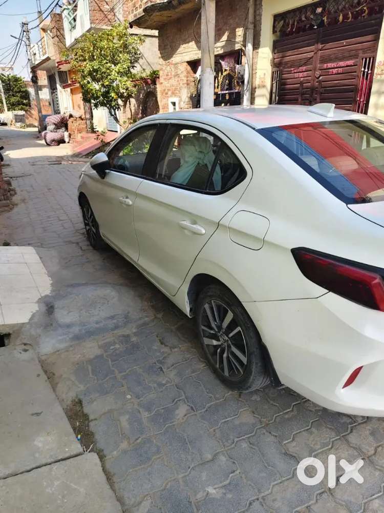 Honda City 5th Gen Vx Mt I-dtec 1.5 Vx 2022