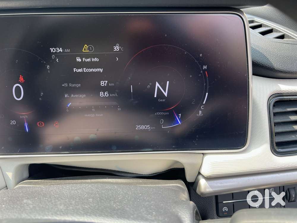 Mahindra Xuv700 2.0 Ax 5 Petrol Mt 7 Str, 2022, Petrol