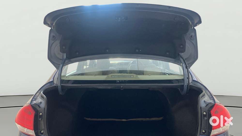 Maruti Suzuki Ciaz 1.5 Zeta Shvs Mt, 2021, Petrol