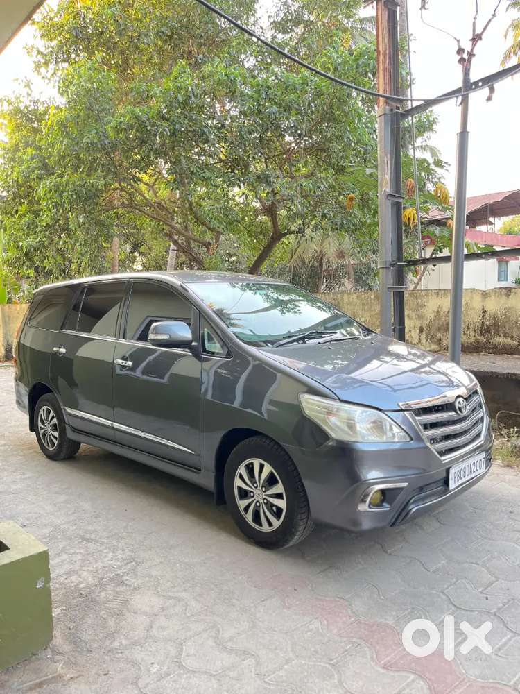 Toyota Innova 2015 Diesel 153000 Km Driven
