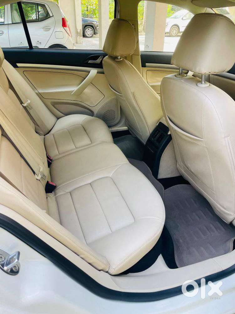 Skoda Laura Ambition 2.0 Tdi Cr Mt, 2012, Diesel