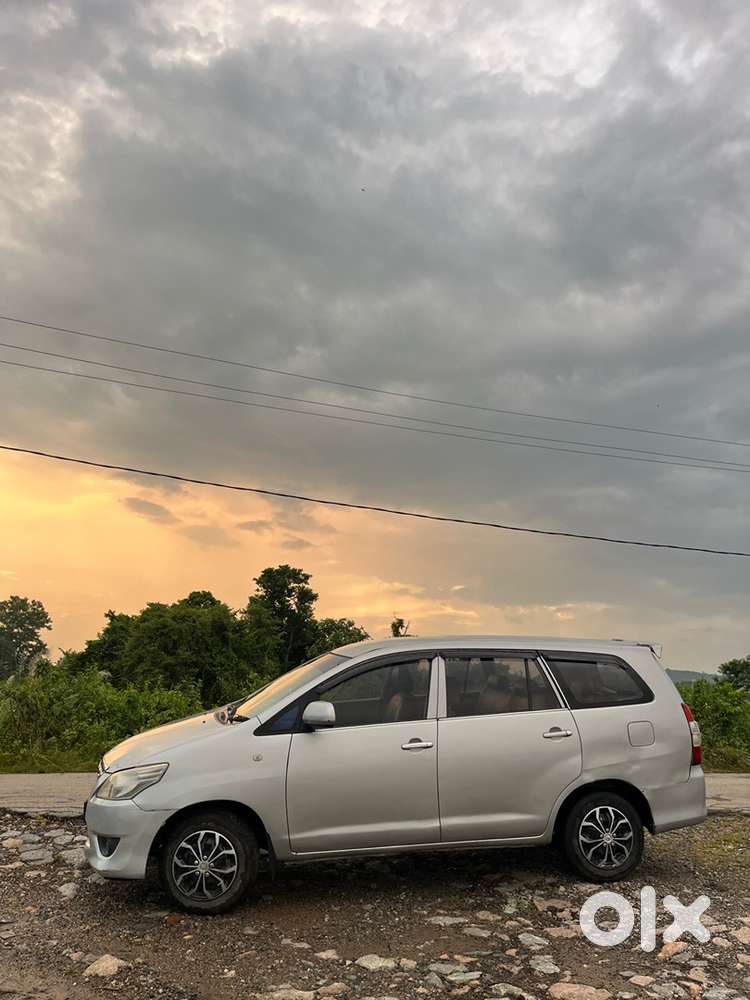 Toyota Innova 2012 Diesel Well Maintained
