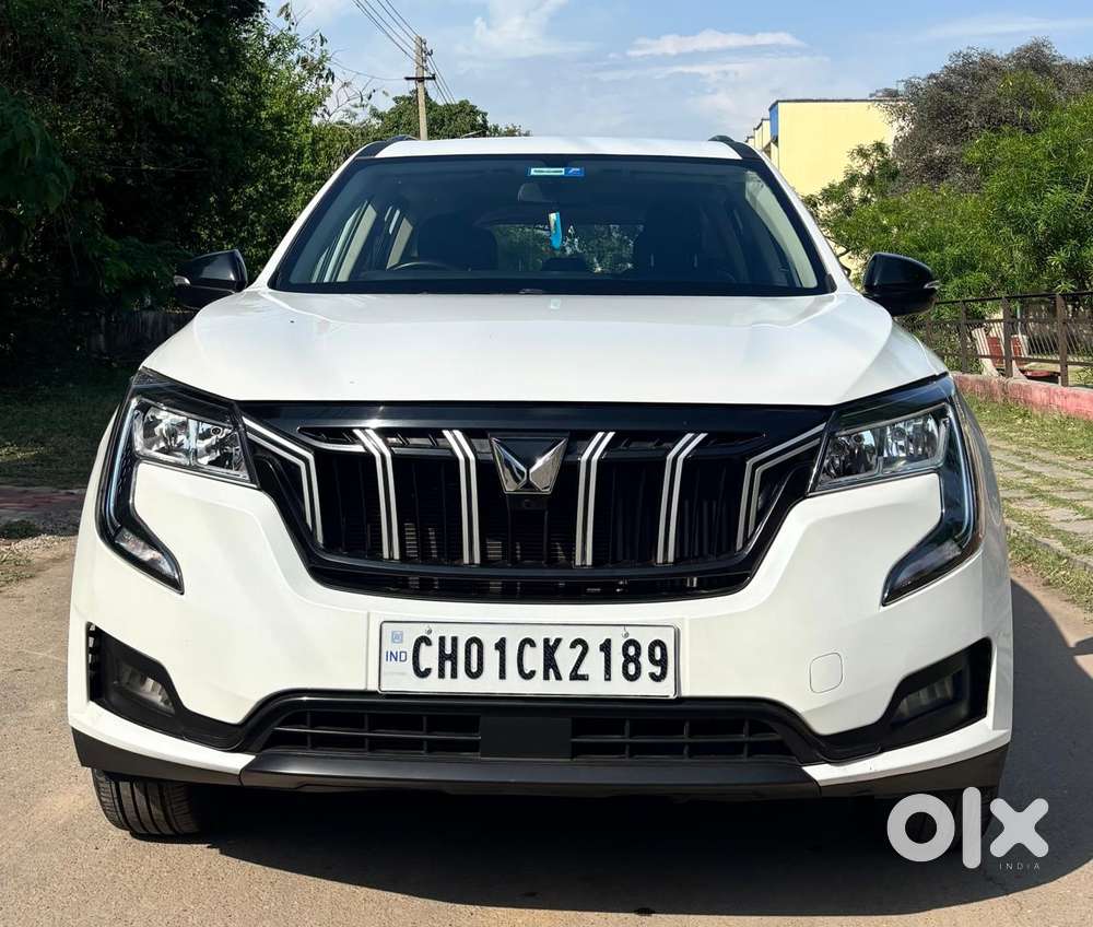 Mahindra Xuv700 2.0 Ax 5 Petrol Mt Str, 2022, Petrol