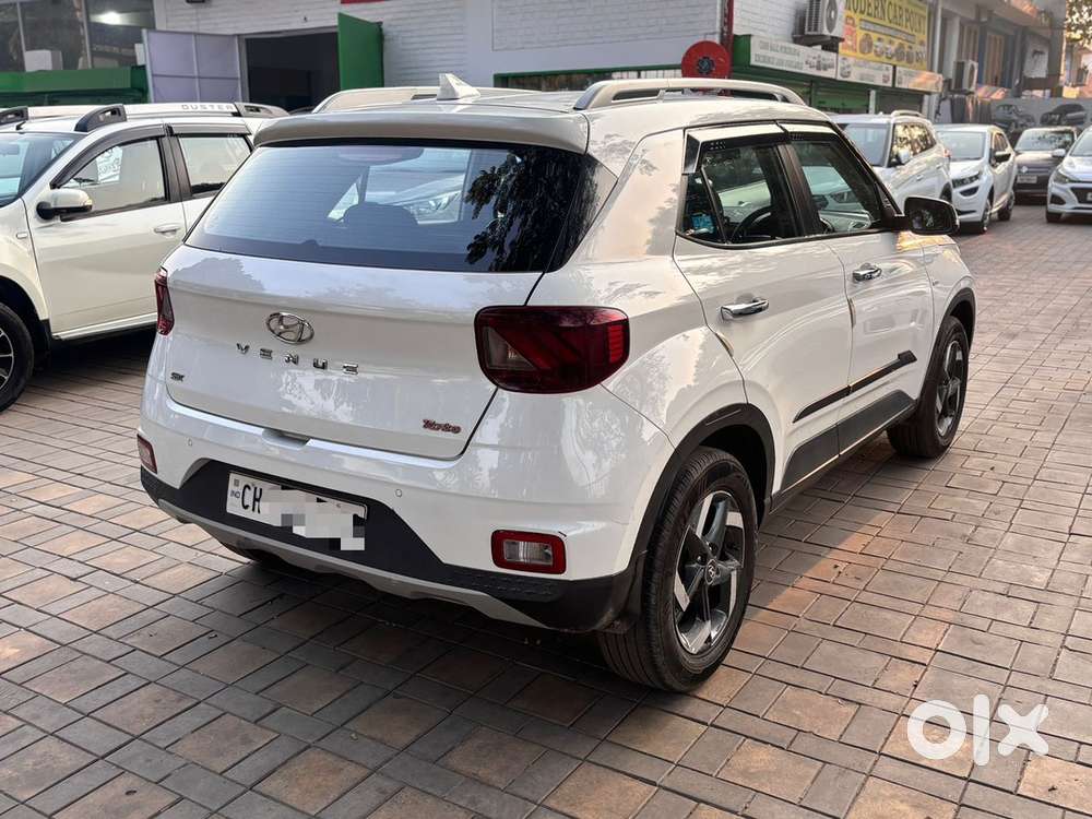 Hyundai Venue Petrol Dct Top Model Sunroof Automatic 2019