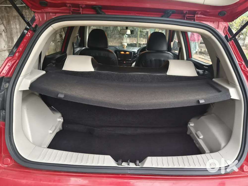 Mahindra Xuv300 (2023)