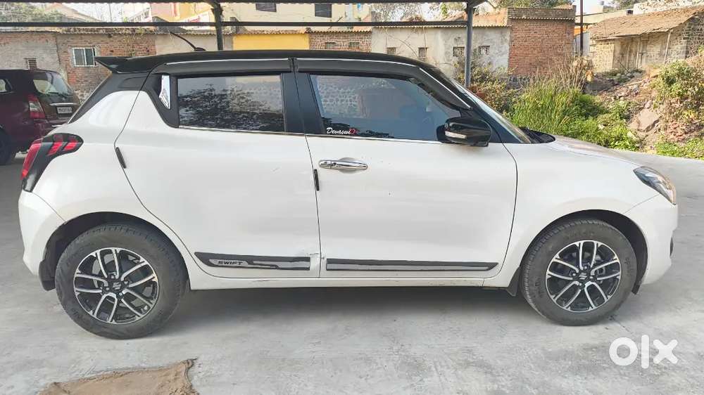 Maruti Suzuki Swift Zxi+ Deul Tone Petrol 35000 Km Dreven