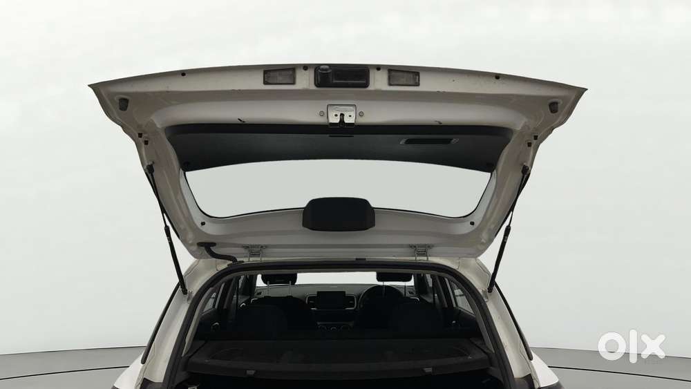 Hyundai Venue 1.2 S (o), 2022, Petrol