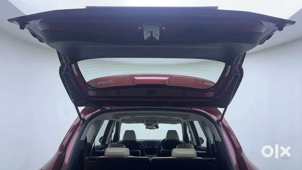 Kia Carens 1.4 Luxury Plus Dct 7 Str, 2022, Petrol