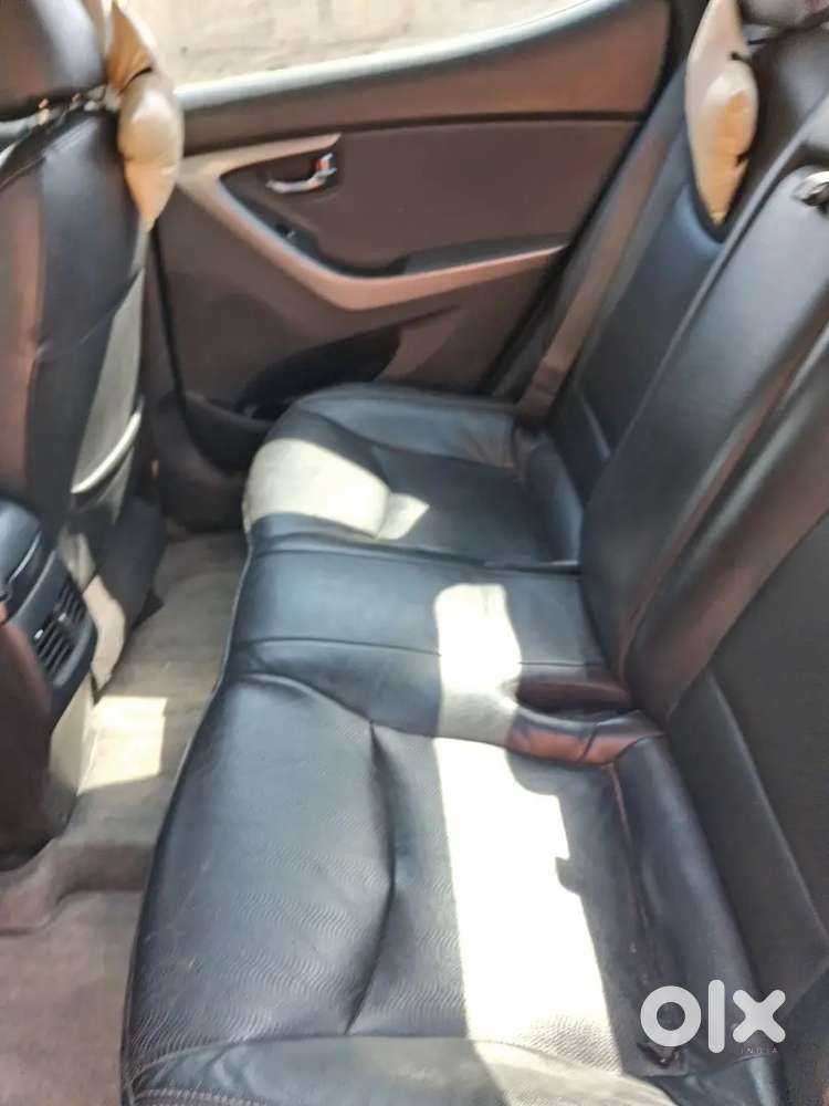 Hyundai New Elantra 2015 Diesel 107000 Km Driven