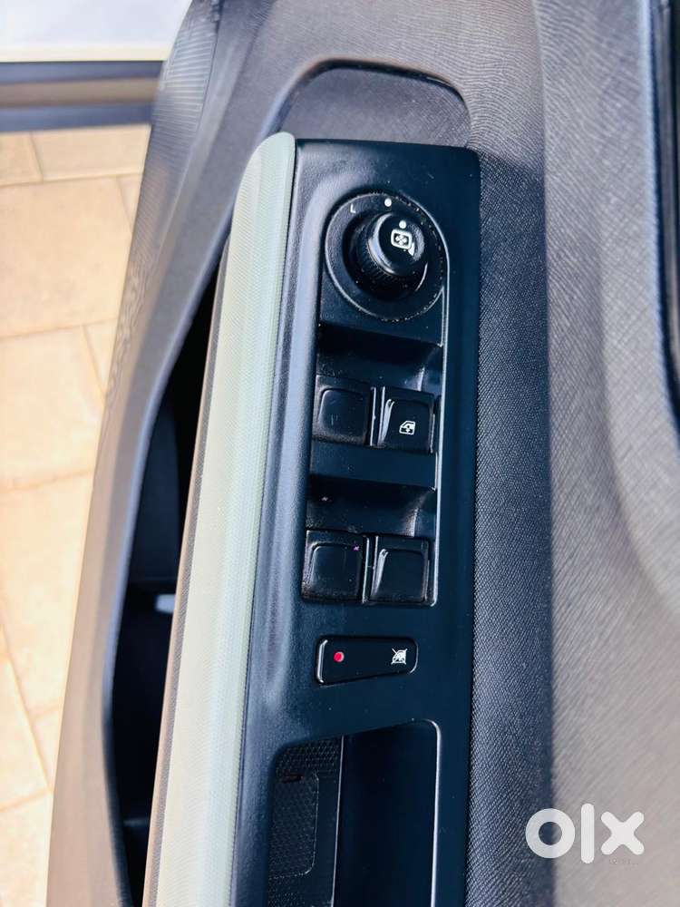 Tata Punch Pure, 2022, Petrol