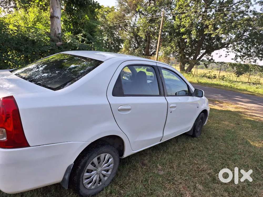 Well Maintained Single Hand Drive