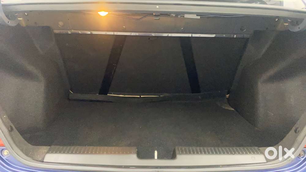 Maruti Suzuki Swift Dzire Amt Zxi, 2017, Petrol