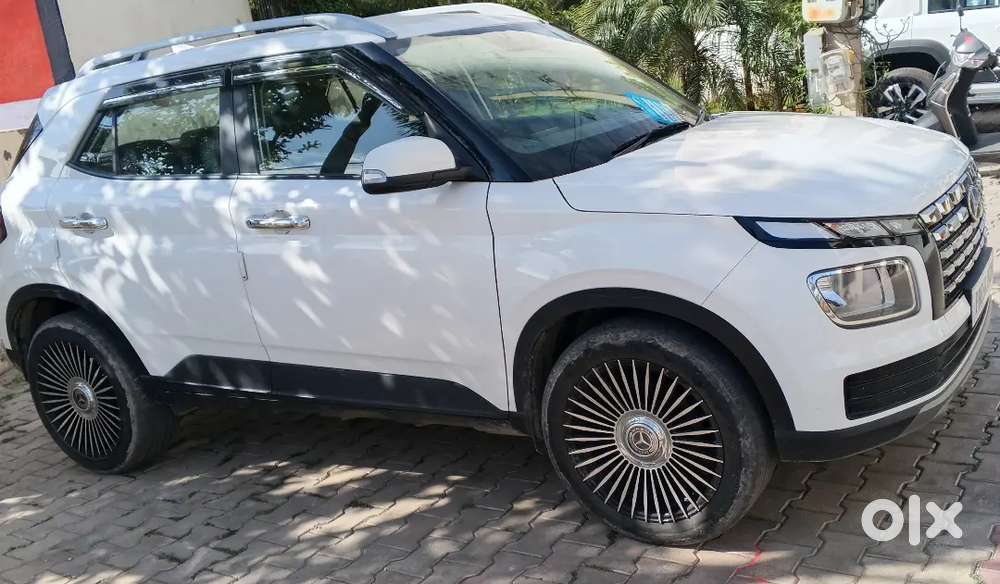 Hyundai Venue 2024 Diesel 40000 Km Driven