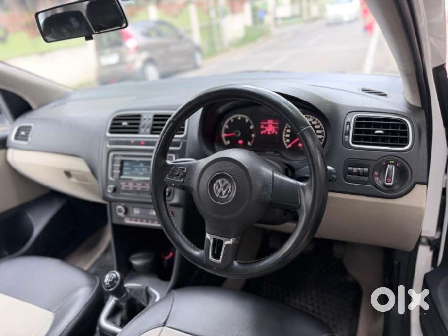 Volkswagen Polo Petrol Highline 1.2l, 2013, Petrol