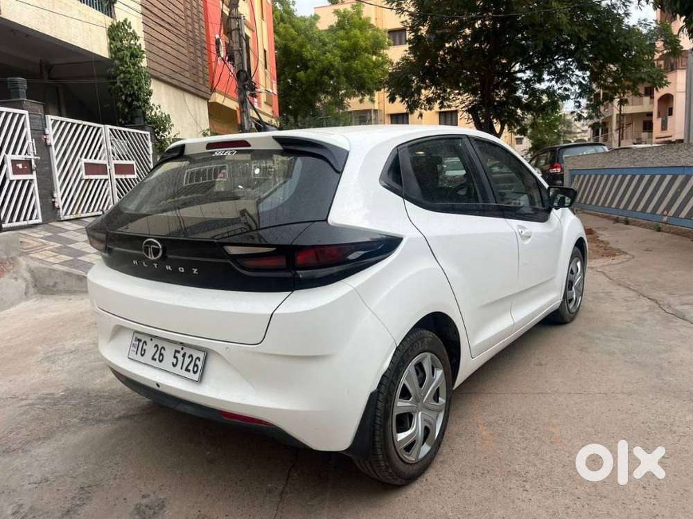 Tata Altroz 1.2 Xm Plus, 2024, Petrol