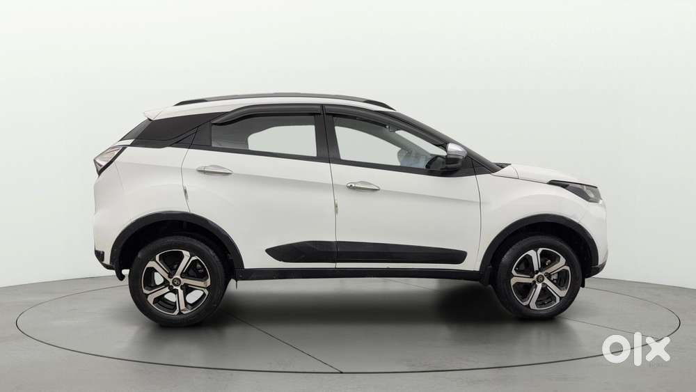 Tata Nexon 1.5 Revotorq Xma Plus (s) Amt, 2023, Petrol