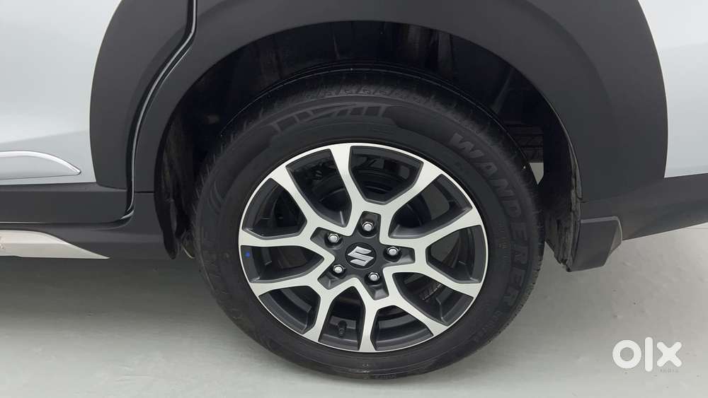 Maruti Suzuki Xl6 1.5 Alpha Mt, 2025, Petrol