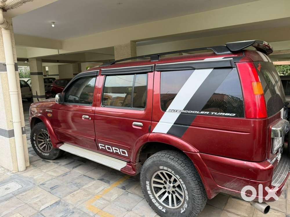 Fully Modified Ford Endeavour 2006