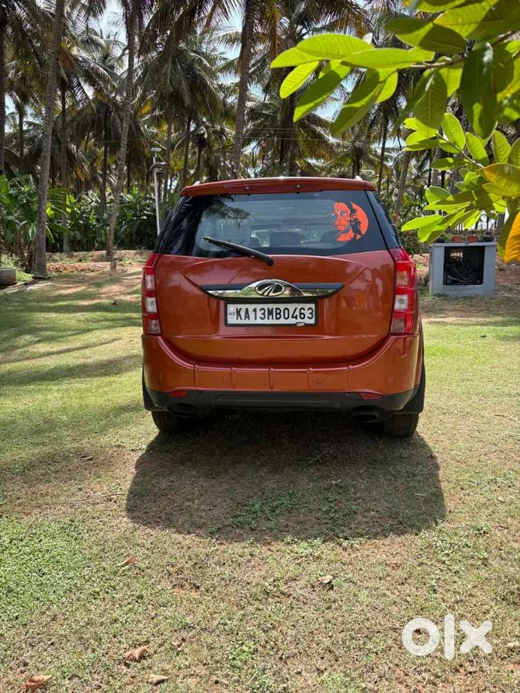 Xuv 500 W10 (top Model With Sunroof) Well Maintained
