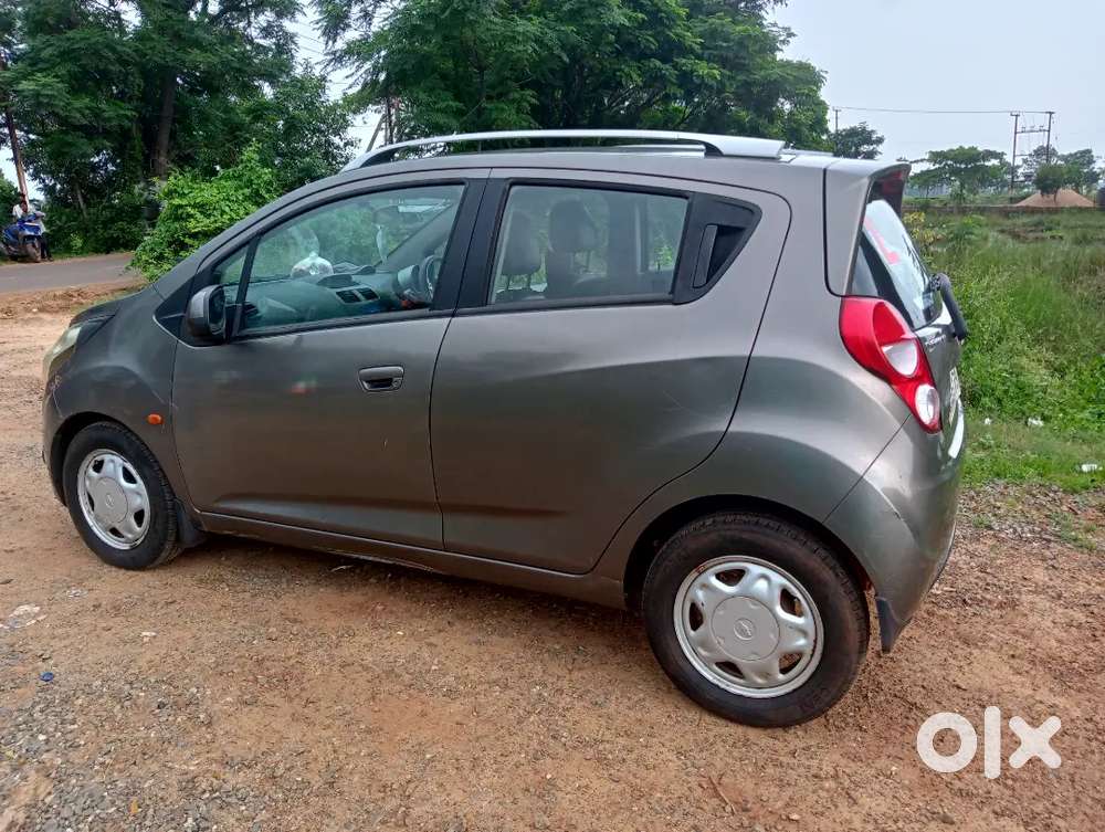Chevrolet Beat Petrol 11