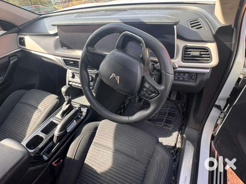 Mahindra Xuv700 2022 Diesel Well Maintained